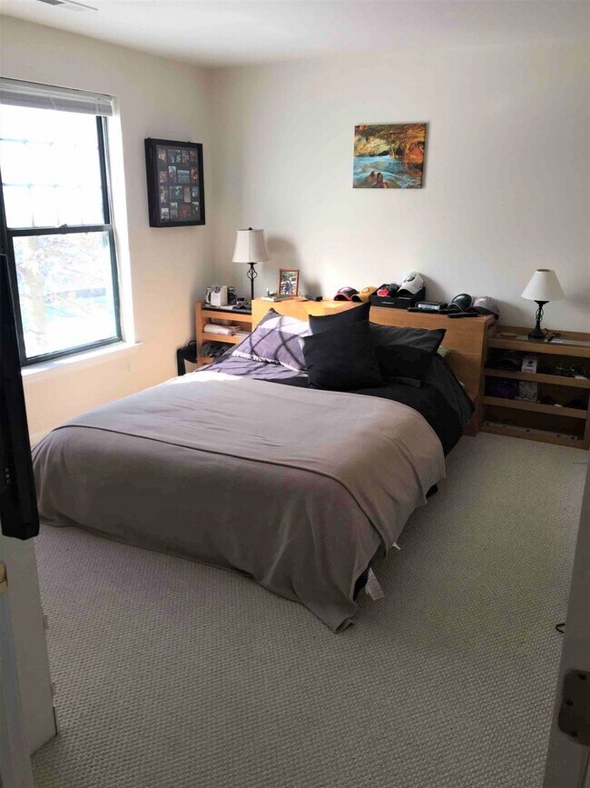 Building Photo - Live the Manayunk lifestyle you’ve been dr...