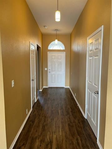 Building Photo - 3818 English Oak Dr