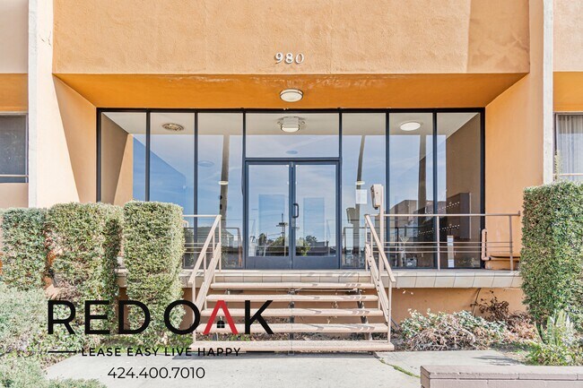 Building Photo - 980 Menlo Ave