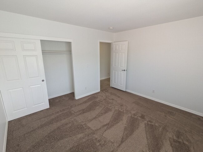 Building Photo - 1016 Royal Plum Ln