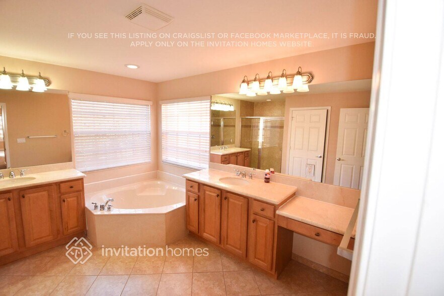Building Photo - 8267 Emerald Winds Cir