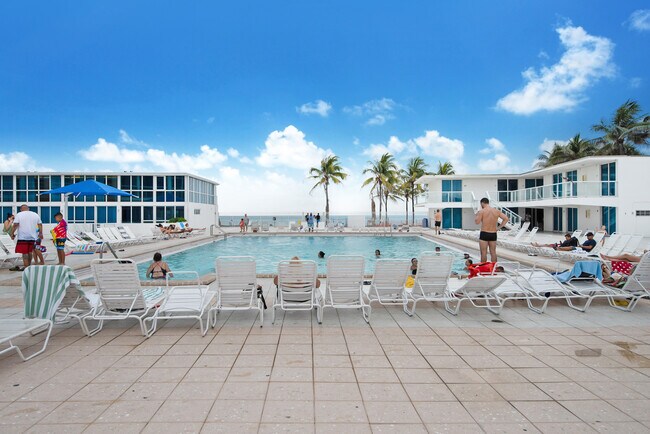 Building Photo - 5445 Collins Ave