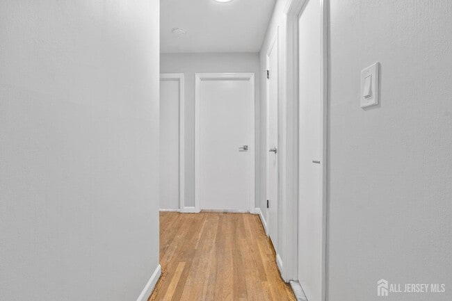 Building Photo - 382 Cator Ave