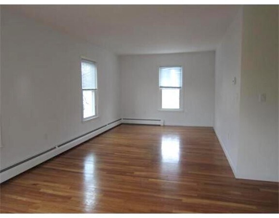 Building Photo - 285 Hawthorn St