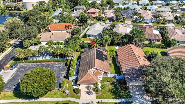 Building Photo - 190 Temple Ave