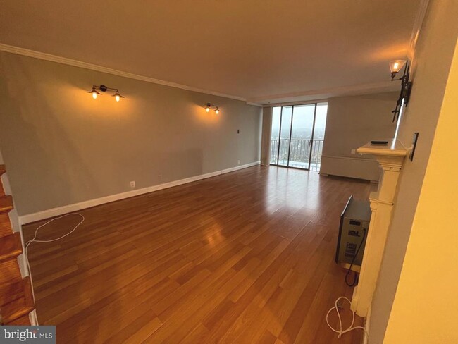 Building Photo - 301 N Beauregard St