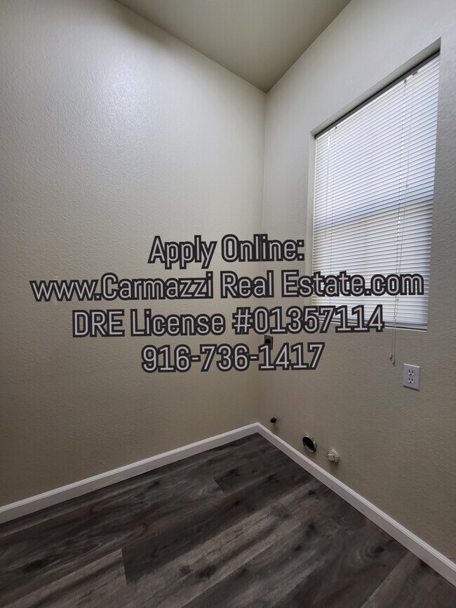 Building Photo - 1201 Souza Way