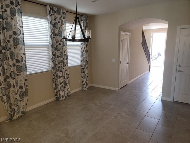 Building Photo - 2919 Tremont Ave