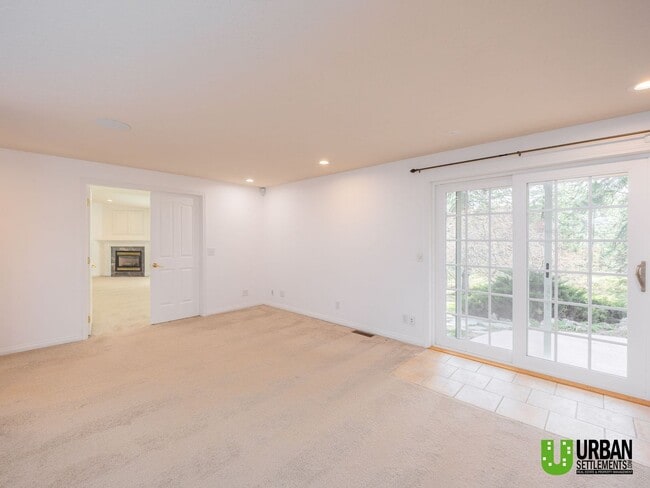 Building Photo - Spacious Glenrose Retreat | 3 Bed + Shop + Private Wooded Setting