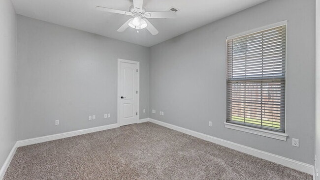 Building Photo - 204 Tunbridge Dr