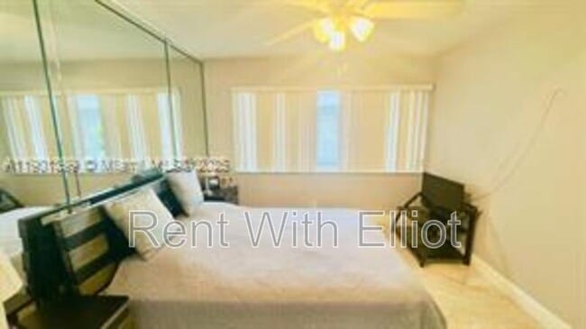 Building Photo - 329 SE 3rd St