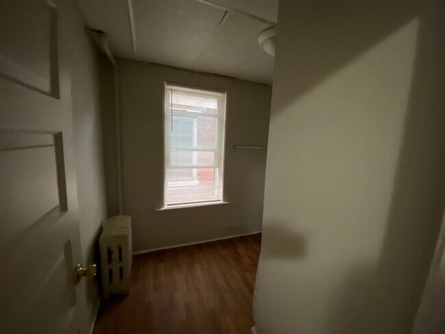 Building Photo - 5 Bedroom house harrisburg for rent 1,200 a month