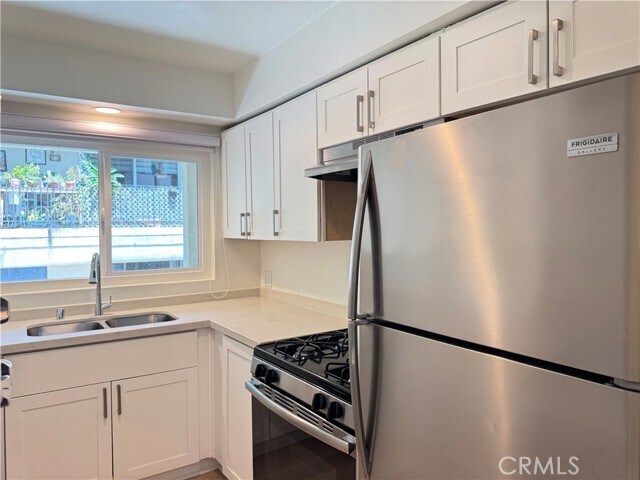 Building Photo - 251 N Oakland Ave