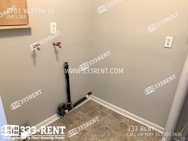 Building Photo - 2701 W 77th St
