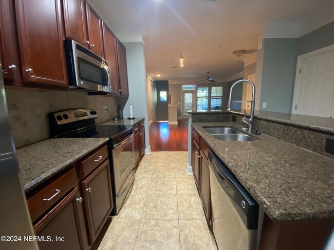 Building Photo - 9823 Tapestry Park Circle