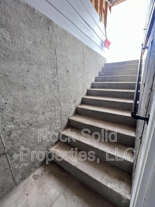 Building Photo - 7800 Happy Jack Rd