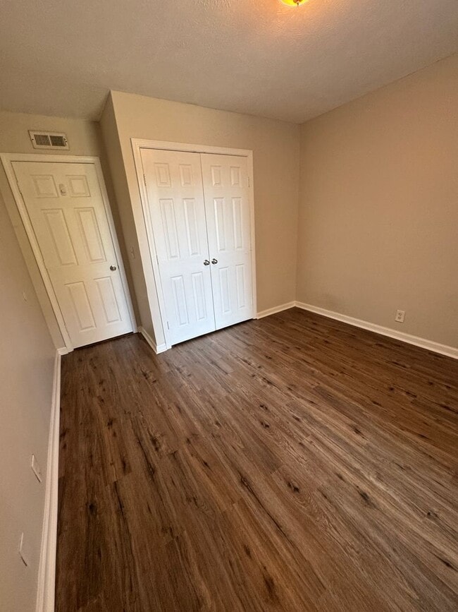Building Photo - 420 Elysian Fields Rd