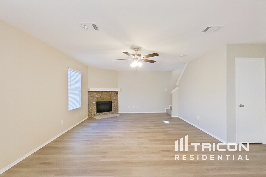 Building Photo - 2705 White Pine Dr