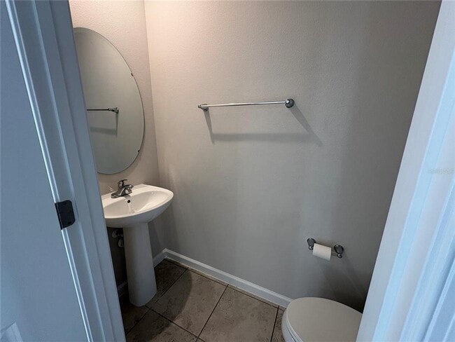 Building Photo - 1221 Lexington Ln