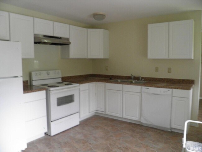 Building Photo - 3501 N Kingsley Dr