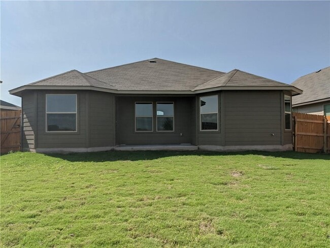 Building Photo - 119 Kyra Ln