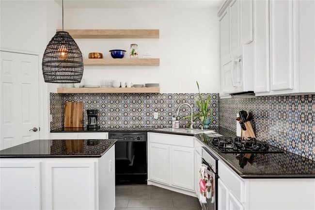 Building Photo - 1802 Village Oak Ct