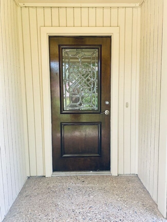 Building Photo - Cambridge Garden Home