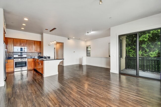 Building Photo - 1107 66th St