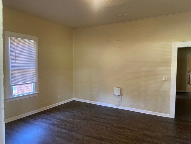 Building Photo - **ON HOLD**3 Bedroom / 1 Bathroom Home for Rent off 2nd Avenue in Columbus, GA***