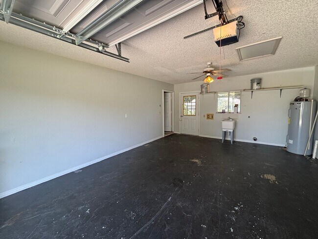 Building Photo - 6366 SW 115th Street Rd