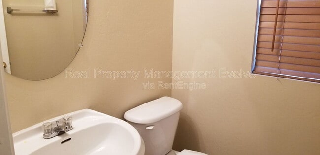 Building Photo - 7006 S 40th Ave