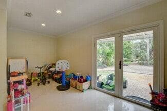 Building Photo - 4180 NW 5th Ave