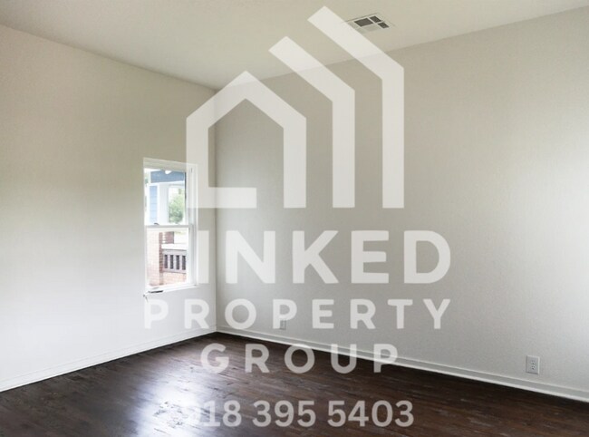 Building Photo - Beautifully Updated 3-Bedroom Home Near Downtown Tulsa