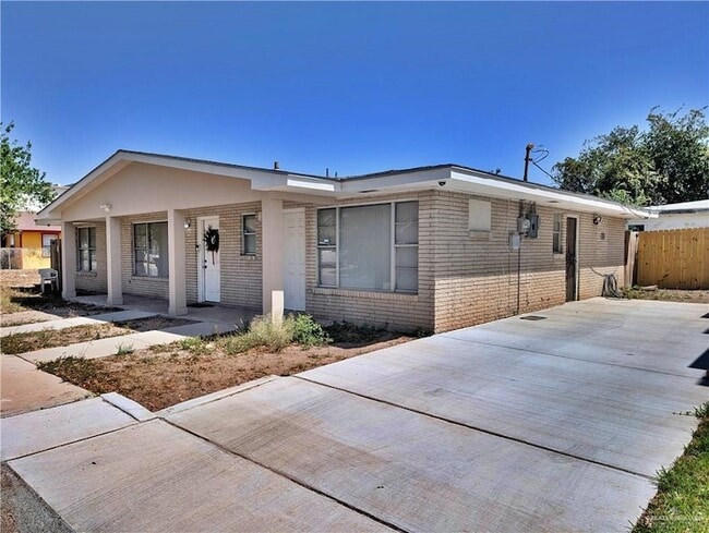 Building Photo - 819 S 16th St