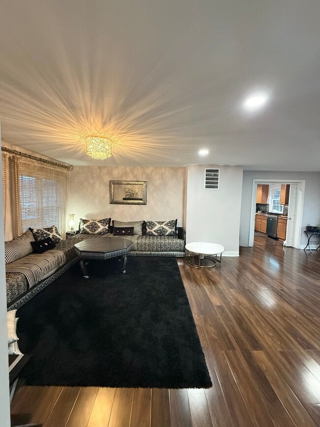 Building Photo - 5410 Ives Pl