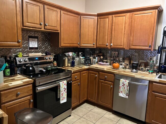 Building Photo - 3514 Brevard Rd