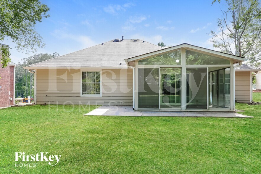 Building Photo - 370 Tait Rd