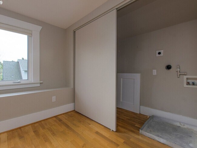 Building Photo - MDU2247