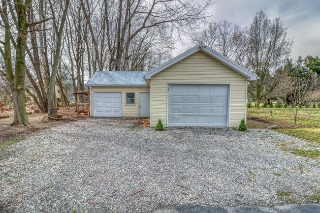 Building Photo - THIS IS THE ONE YOU HAVE BEEN WAITING FOR!...