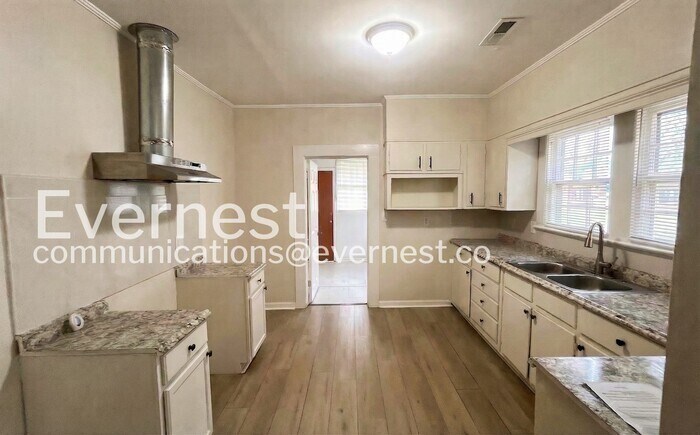 Building Photo - 504 Francis Pl SW