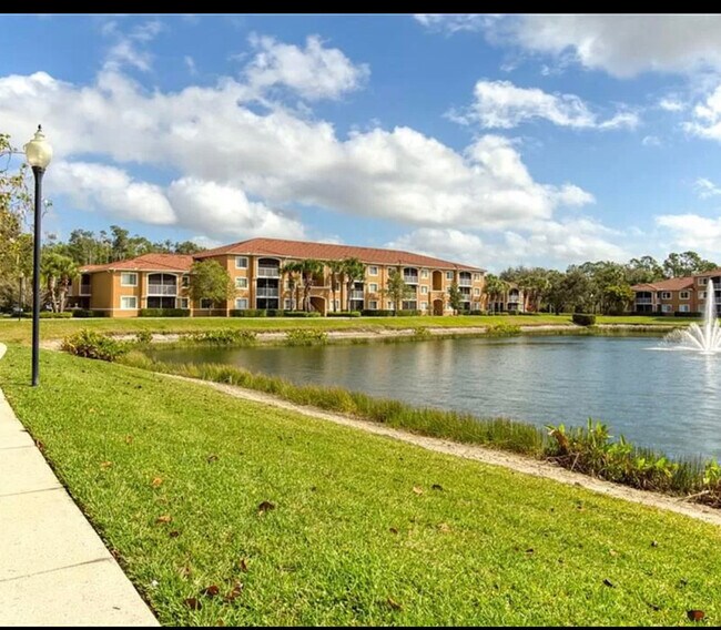 Building Photo - 1810 Florida Club Cir