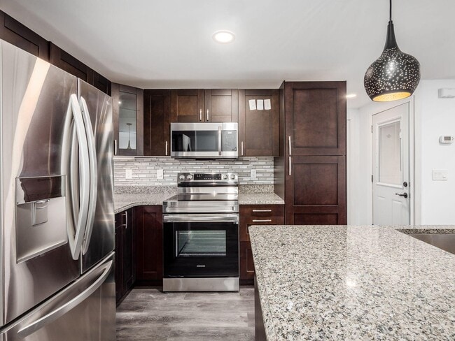 Building Photo - 3531 Sunset Dr