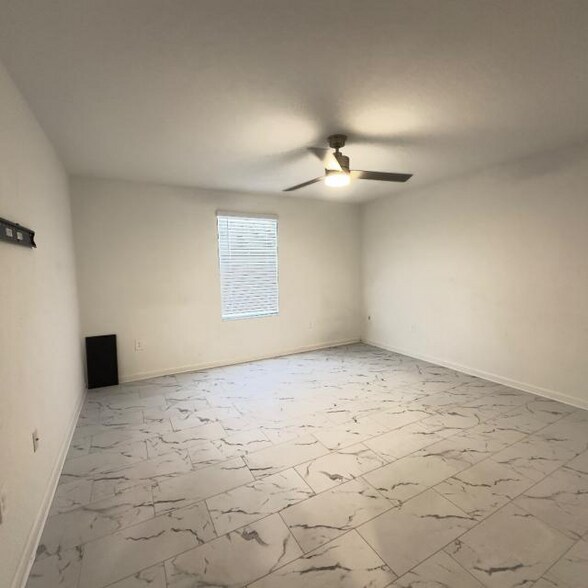 Building Photo - 1002 John Jacob Rd