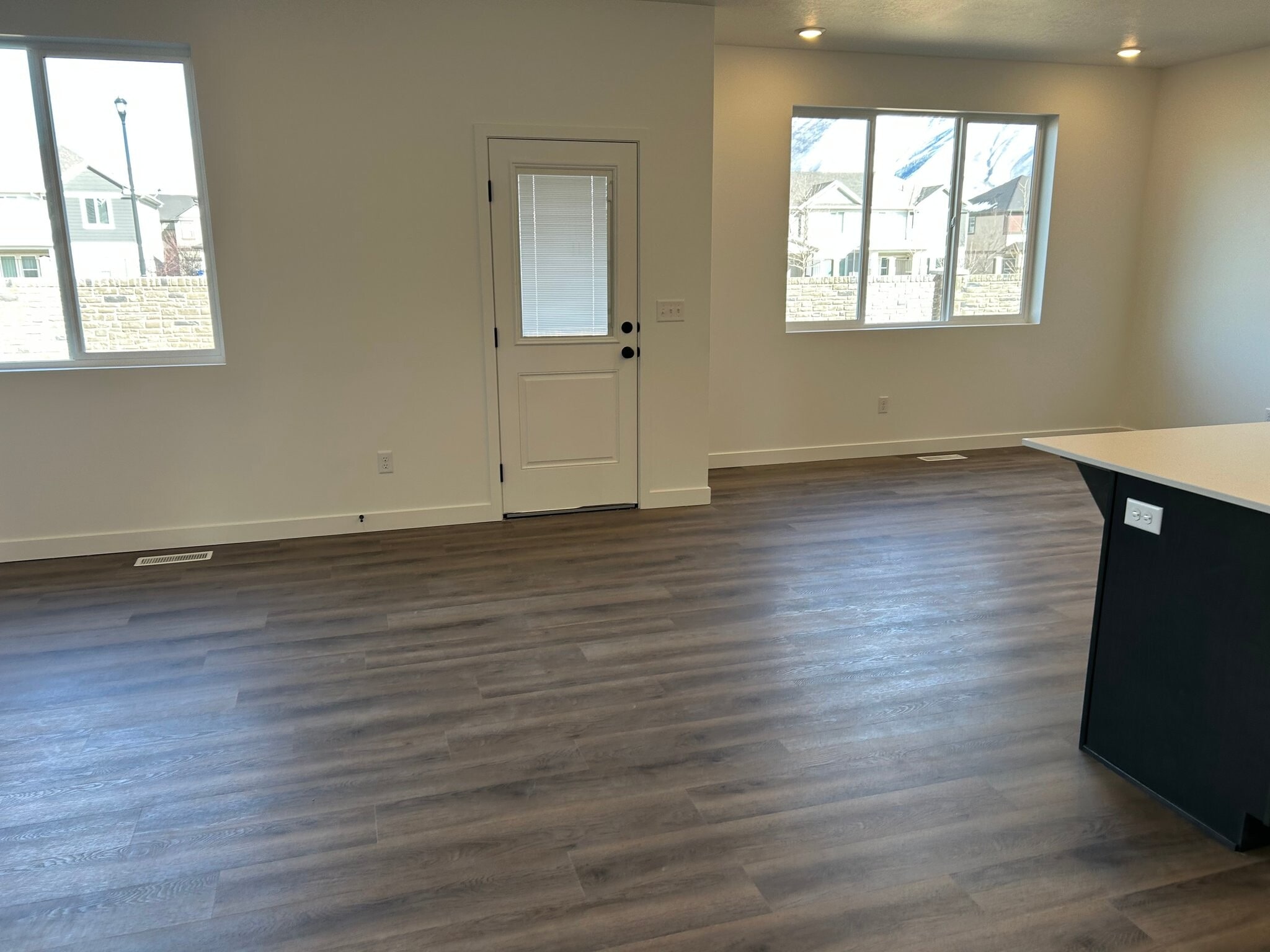 Building Photo - 708 N Plainsman Dr