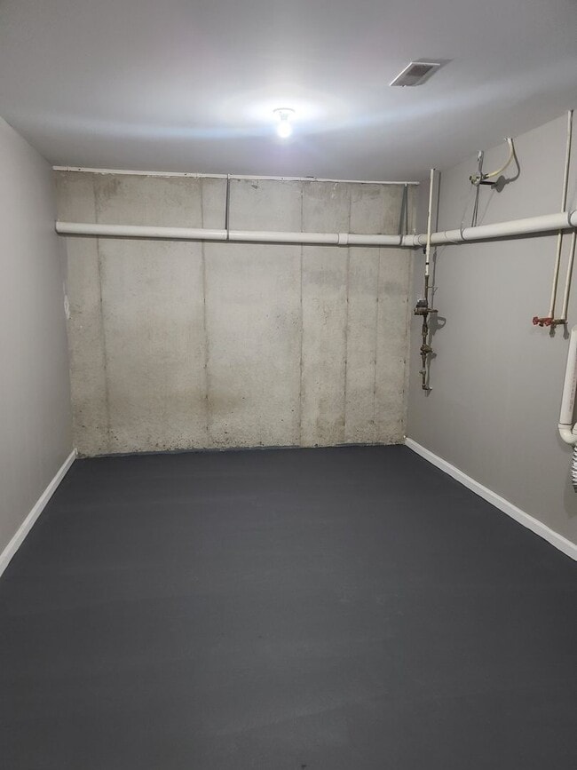 Building Photo - 3 Bedroom 2 1/2 bath Townhome for Rent in Waynesboro