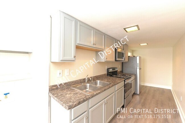 Building Photo - 278 Lark St