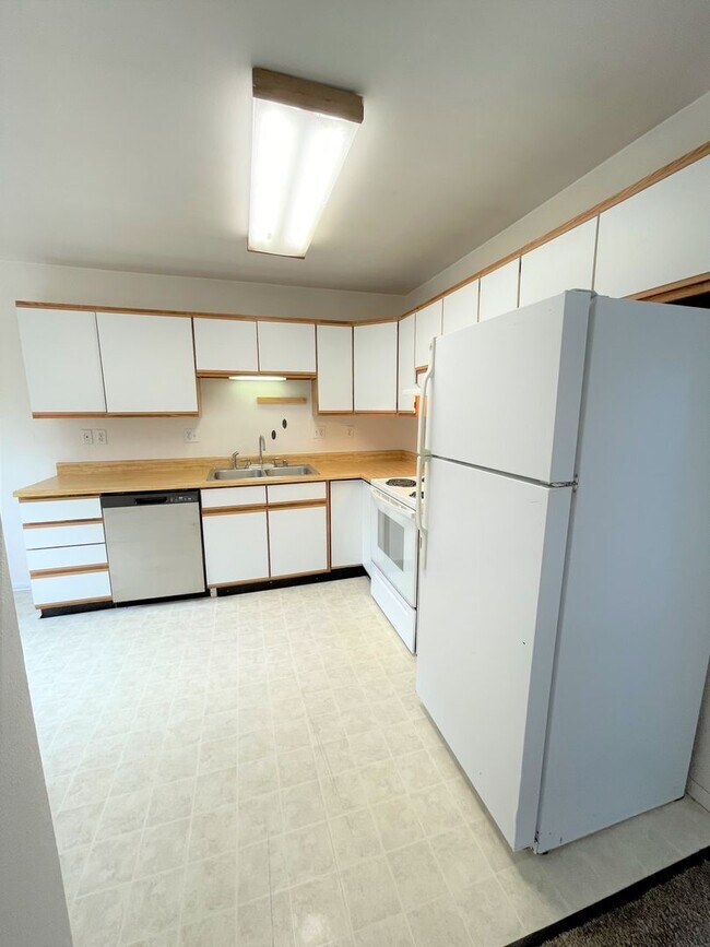 Building Photo - 3440 Harlequin Ct