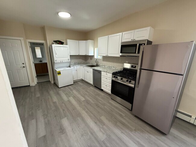 Building Photo - 89 Bostwick Ave