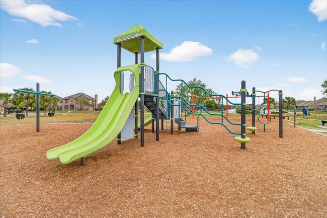 Building Photo - 8121 Cattlemen Dr