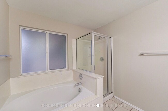 Building Photo - Spacious 3 bed!!!